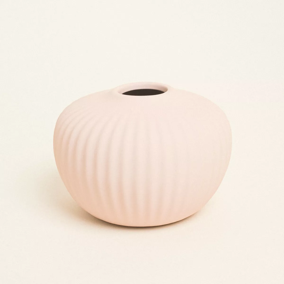 Φωτογραφία προϊόντος: Beauty Home Ματ Κεραμικό Βάζο 15 cm x 11 cm Χρώμα: Σομόν