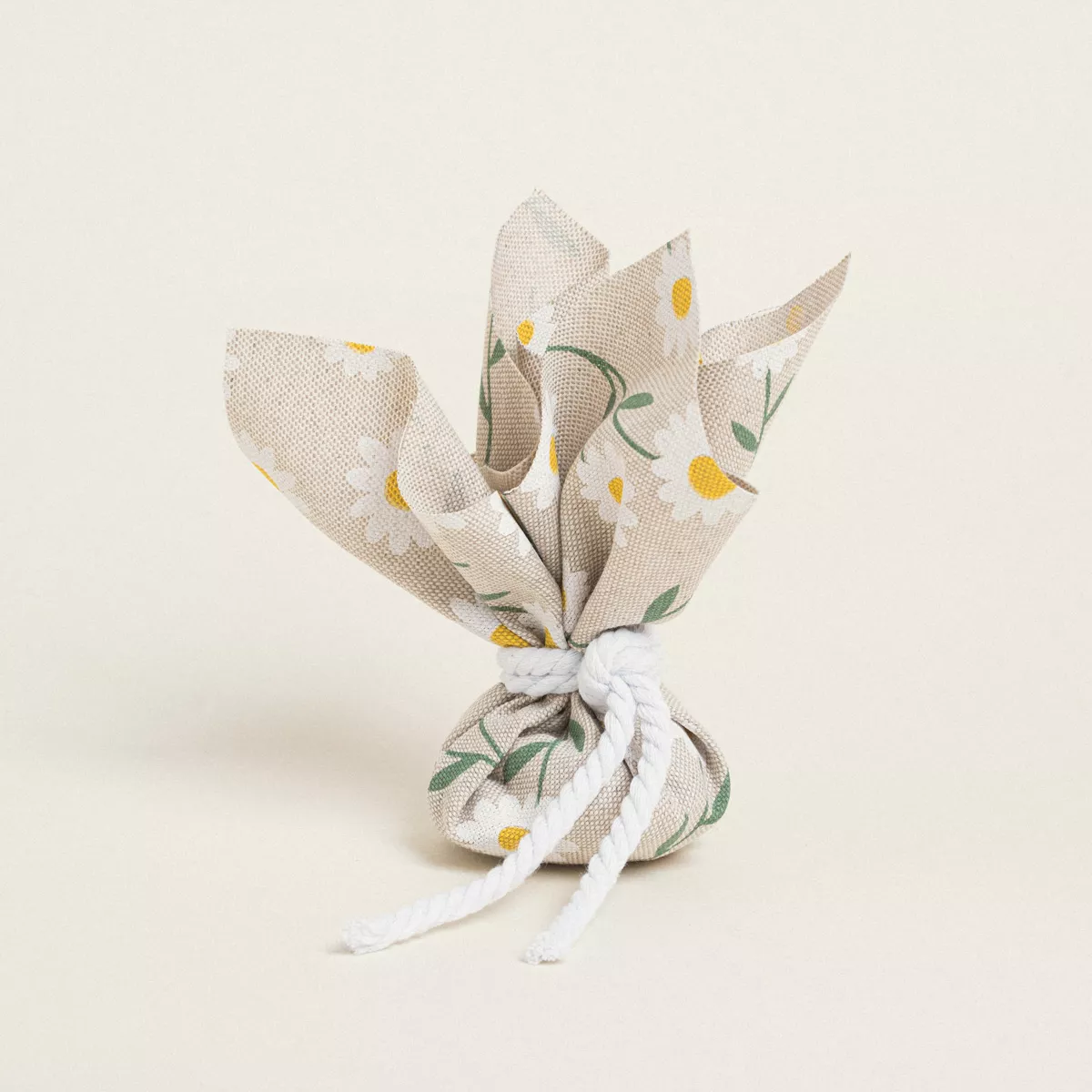 Φωτογραφία προϊόντος: Beauty Home ΜΑΝΤΗΛΙ 27 x 27 cm ΜΑΡΓΑΡΙΤΕΣ