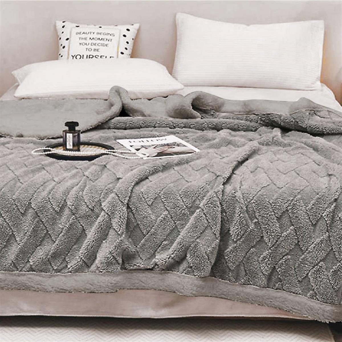 Φωτογραφία προϊόντος: Κουβέρτα Callista Υπέρδιπλη Λαδί 220 x 240 cm
