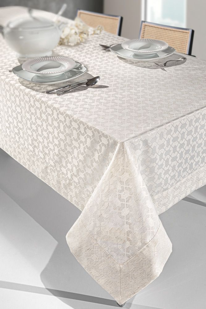 Φωτογραφία προϊόντος: Τραπεζομάντηλο Satin Jacquard 160x260 GUY LAROCHE Chic Linen