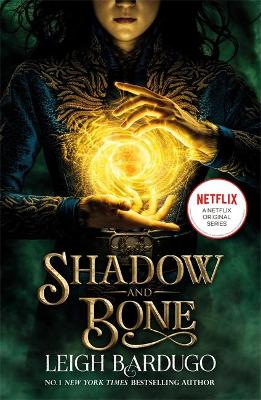 Φωτογραφία προϊόντος: SHADOW AND BONE 1: TV TIE-IN PB (662352) — 9781510109063