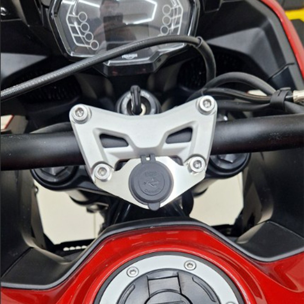 Φωτογραφία προϊόντος: COSMOACCESSORIES ΠΑΝΕΛ ΤΙΜΟΝΙΟΥ HANDLEBAR SHELF ΓΙΑ TRIUMPH TIGER 660 SPORT '22-'25 500.2154 | COSMO ACCESORIES