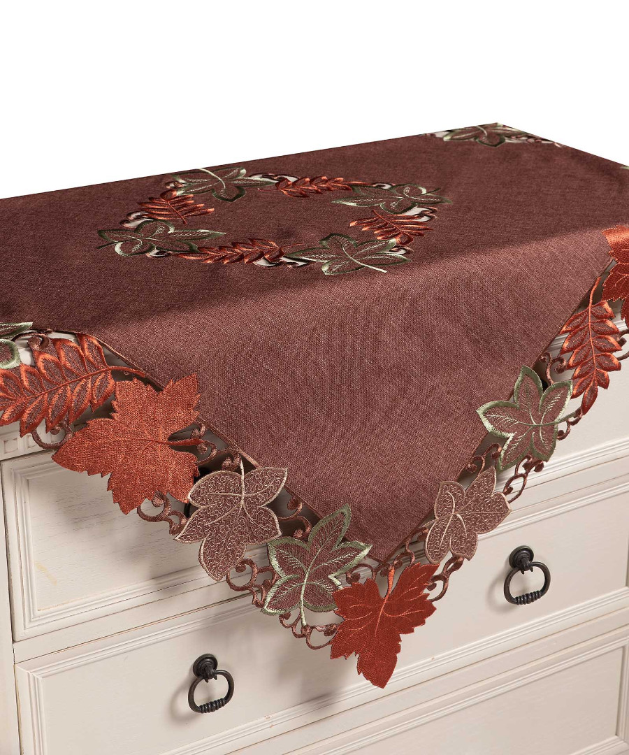 Φωτογραφία προϊόντος: SilkFashion Τραπεζοκαρέ 19612 (130cm x 130cm) κεραμιδί