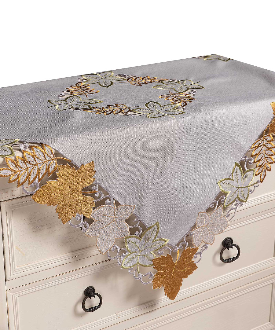 Φωτογραφία προϊόντος: SilkFashion Τραπεζοκαρέ 19612 (130cm x 130cm) γκρί