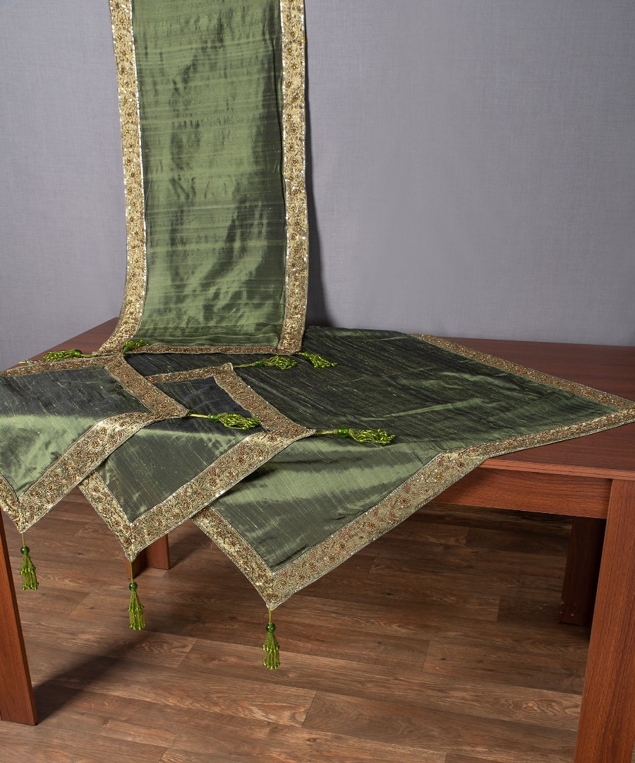 Φωτογραφία προϊόντος: SilkFashion Σετ 4 τεμαχίων (100cm x 100cm, 50cm x 150cm, 2x50cm x 50cm) Αθηνά Σμαραγδί