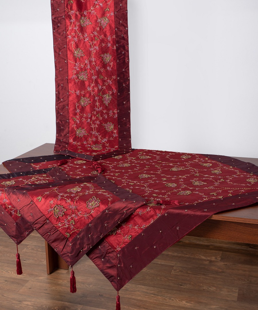 Φωτογραφία προϊόντος: SilkFashion Σετ 4 τεμαχίων (100cm x 100cm, 40cm x 130cm, 2x40cm x 40cm) Ήρα Μπορντώ