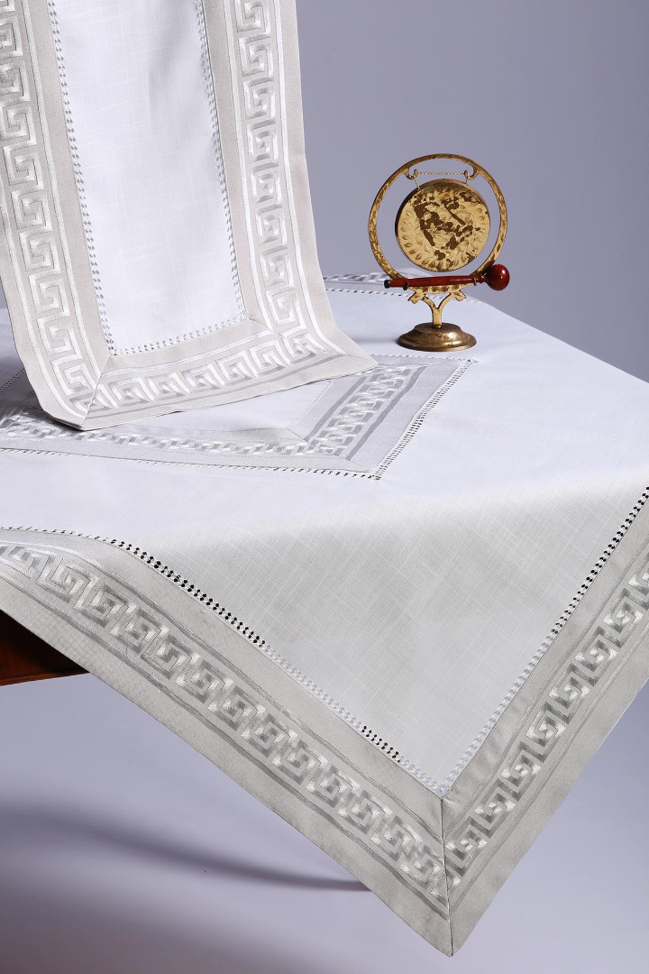 Φωτογραφία προϊόντος: SilkFashion Τραπεζομάντηλο 17056 (180cm x 350cm) γκρί