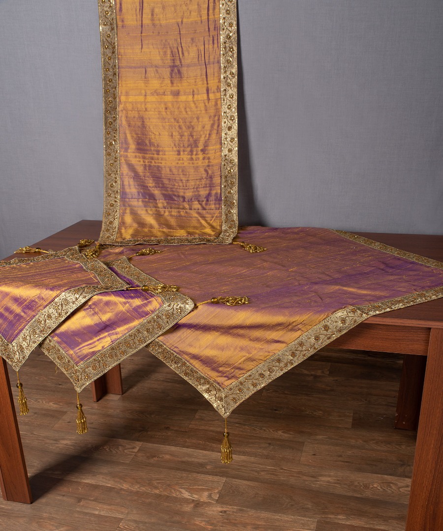 Φωτογραφία προϊόντος: SilkFashion Σετ 4 τεμαχίων (100cm x 100cm, 50cm x 150cm, 2x50cm x 50cm) Αθηνά Χρυσό Μελανζέ