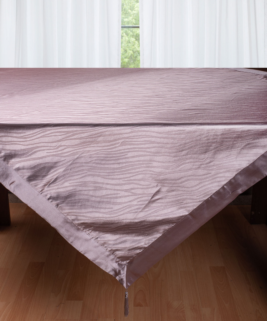 Φωτογραφία προϊόντος: SilkFashion Σατέν τραπεζοκαρέ 2009 (130cm x 130cm) μώβ
