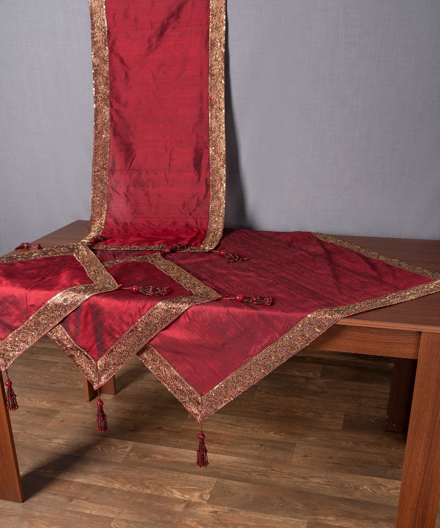 Φωτογραφία προϊόντος: SilkFashion Σετ 4 τεμαχίων (100cm x 100cm, 50cm x 150cm, 2x50cm x 50cm) Αθηνά Μπορντώ