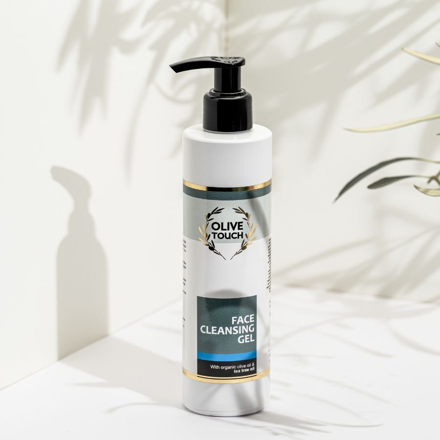 Φωτογραφία προϊόντος: OLIVE TOUCH Gel Καθαρισμού Προσώπου με βιολογικό λάδι Ελιάς και λάδι Τεϊόδενδρου 250ml