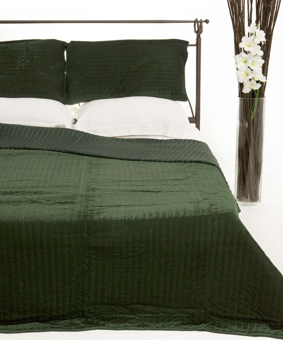 Φωτογραφία προϊόντος: SilkFashion ΚΟΥΒΕΡΛΙ σετ (220cm x 240cm + 2 x 50cm x 70cm VELVET πράσινο
