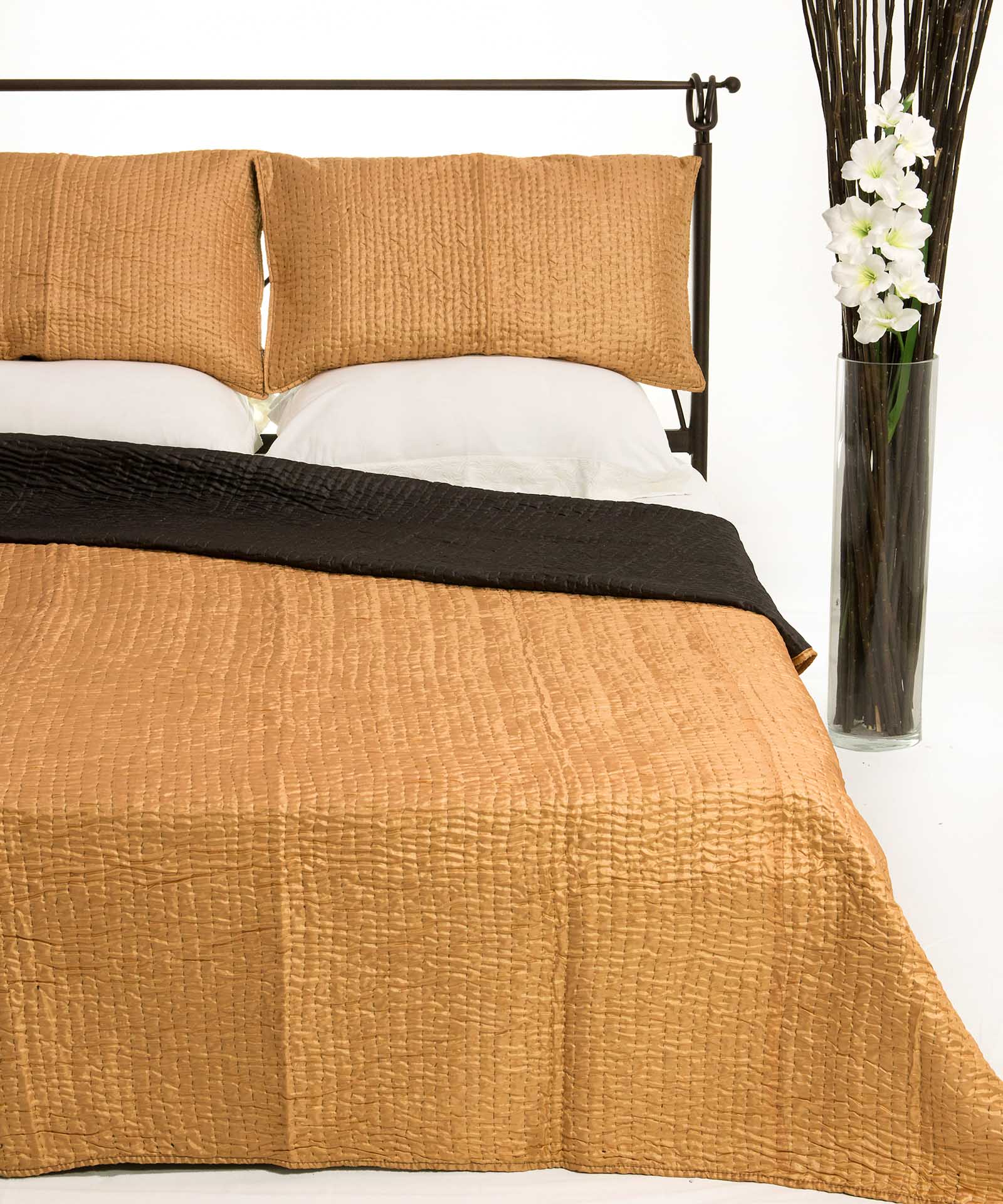 Φωτογραφία προϊόντος: SilkFashion ΚΟΥΒΕΡΛΙ σετ (220cm x 240cm + 2 x 50cm x 70cm 6330 χρυσό