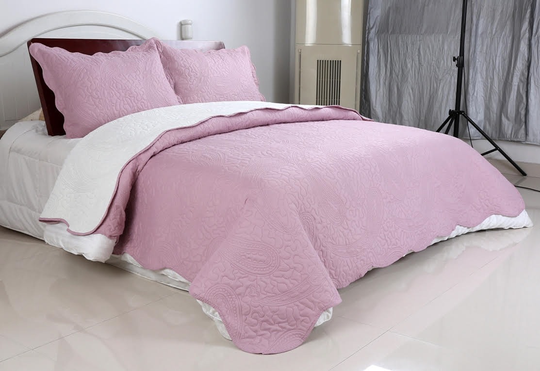 Φωτογραφία προϊόντος: SilkFashion ΚΟΥΒΕΡΛΙ σετ (220cm x 240cm + 2 x 50cm x 70cm) λαχούρι PINK & CREAM
