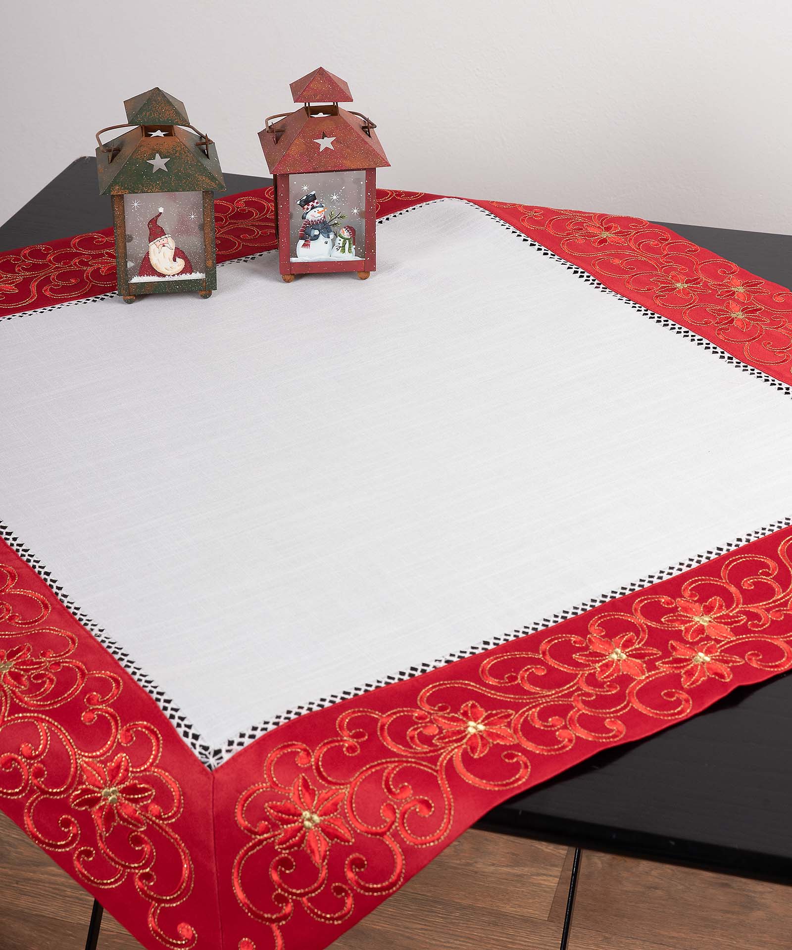 Φωτογραφία προϊόντος: SilkFashion χριστουγεννιάτικο τραπεζομάντηλο (160cm x 270cm) 9016 κόκκινο