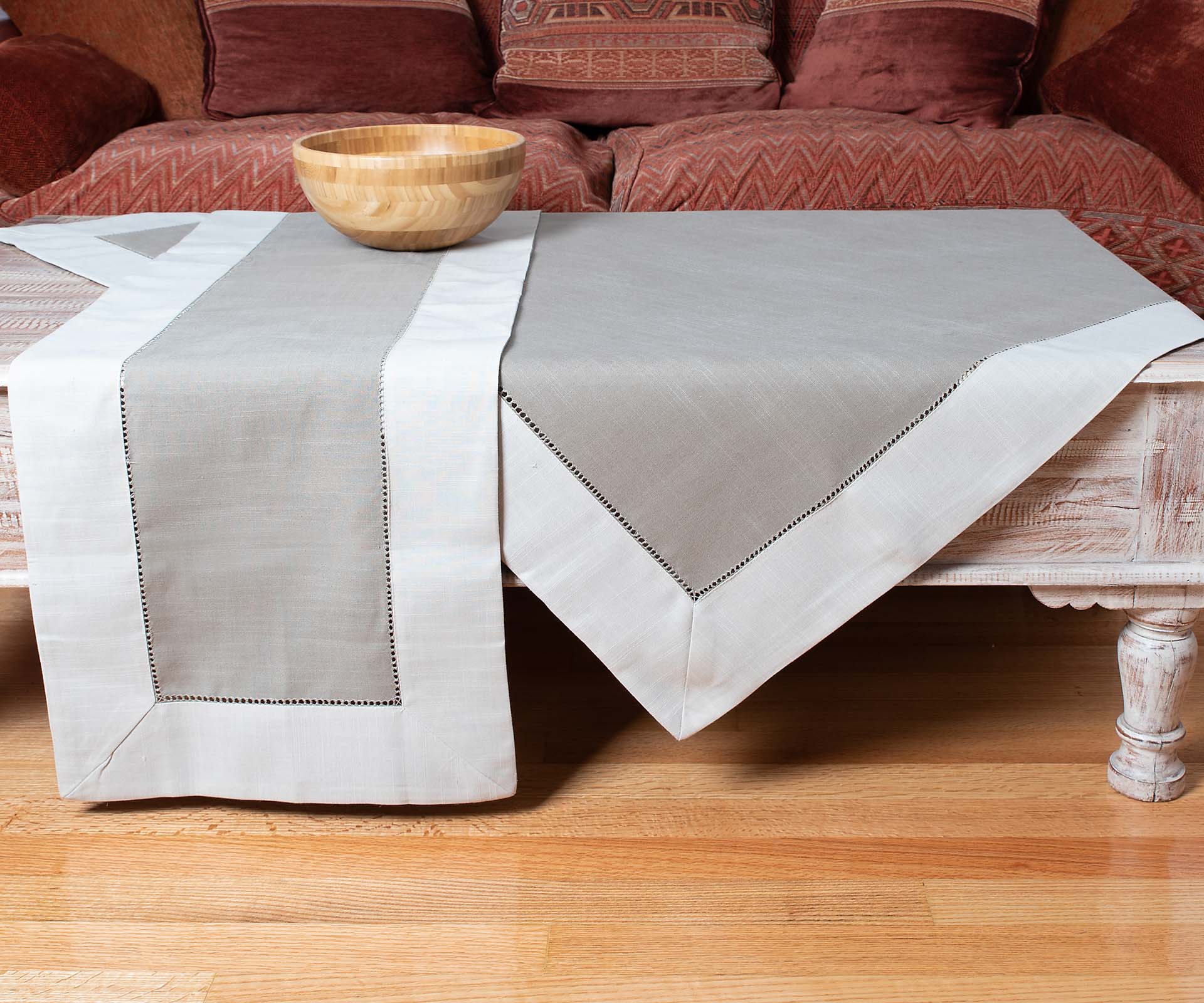 Φωτογραφία προϊόντος: SilkFashion τραπεζομάντηλα (140cm x 180cm) bg17 γκρι ανοιχτό/γκρι σκούρο