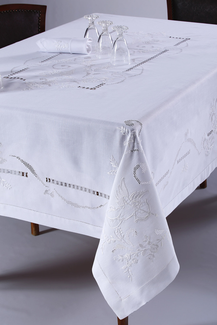 Φωτογραφία προϊόντος: SilkFashion Χειροποίητο τραπεζομάντηλο 960b (170cm x 270cm) λευκό