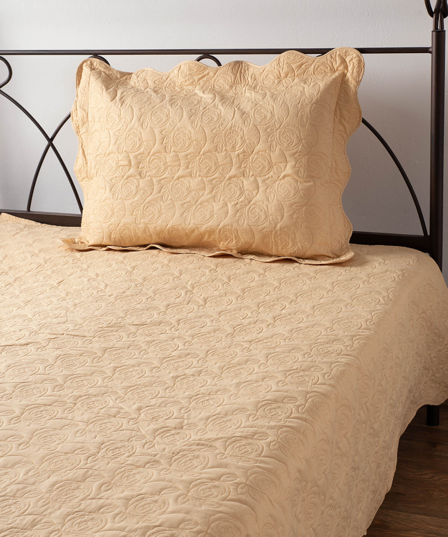 Φωτογραφία προϊόντος: SilkFashion ΚΟΥΒΕΡΛΙ σετ (160cm x 220cm + 1 x 50cm x 70cm) M110 χρυσό