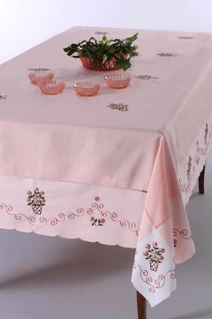 Φωτογραφία προϊόντος: SilkFashion Τραπεζομάντηλο 569b (170cm x 270cm) ρόζ