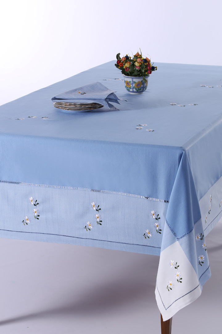 Φωτογραφία προϊόντος: SilkFashion Τραπεζομάντηλο 589b (170cm x 270cm) σιέλ