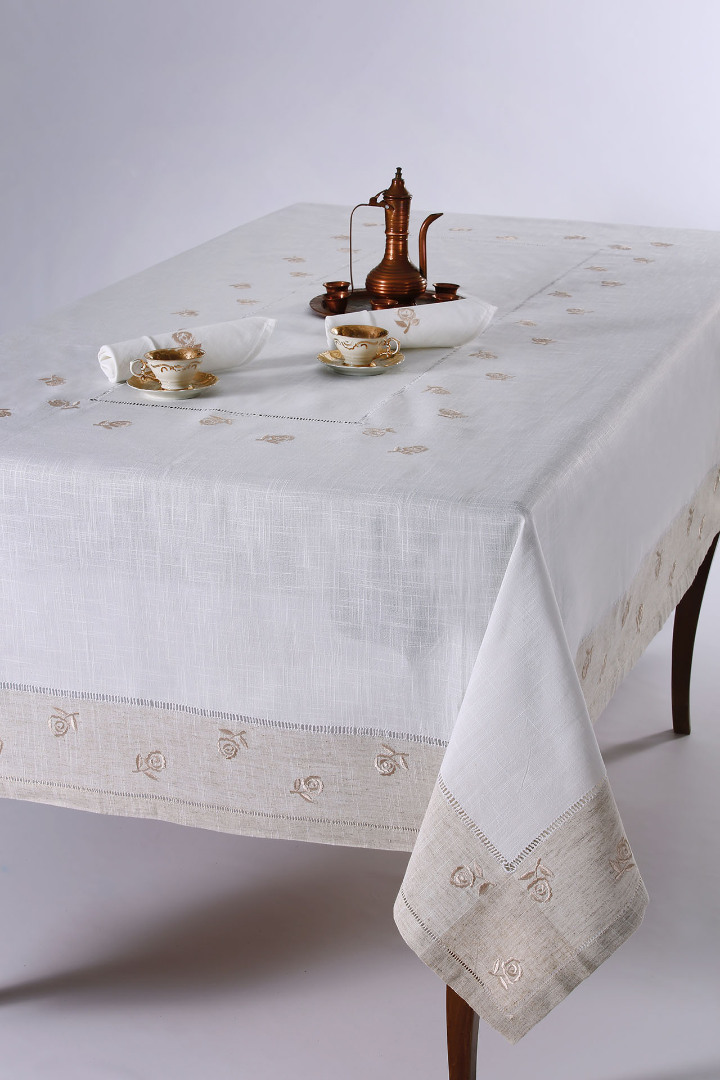 Φωτογραφία προϊόντος: SilkFashion Τραπεζομάντηλο 264 (170cm x 270cm)