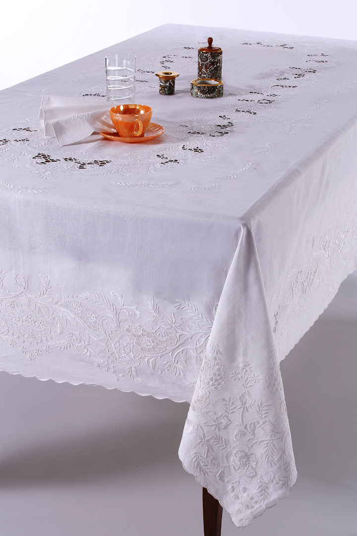 Φωτογραφία προϊόντος: SilkFashion Χειροποίητο τραπεζομάντηλο NS168/1 (170cm x 270cm)