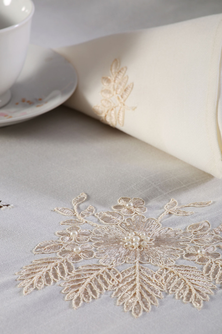 Φωτογραφία προϊόντος: SilkFashion τραπεζομάντηλα ( 160cm x 300cm) 4006 ivory