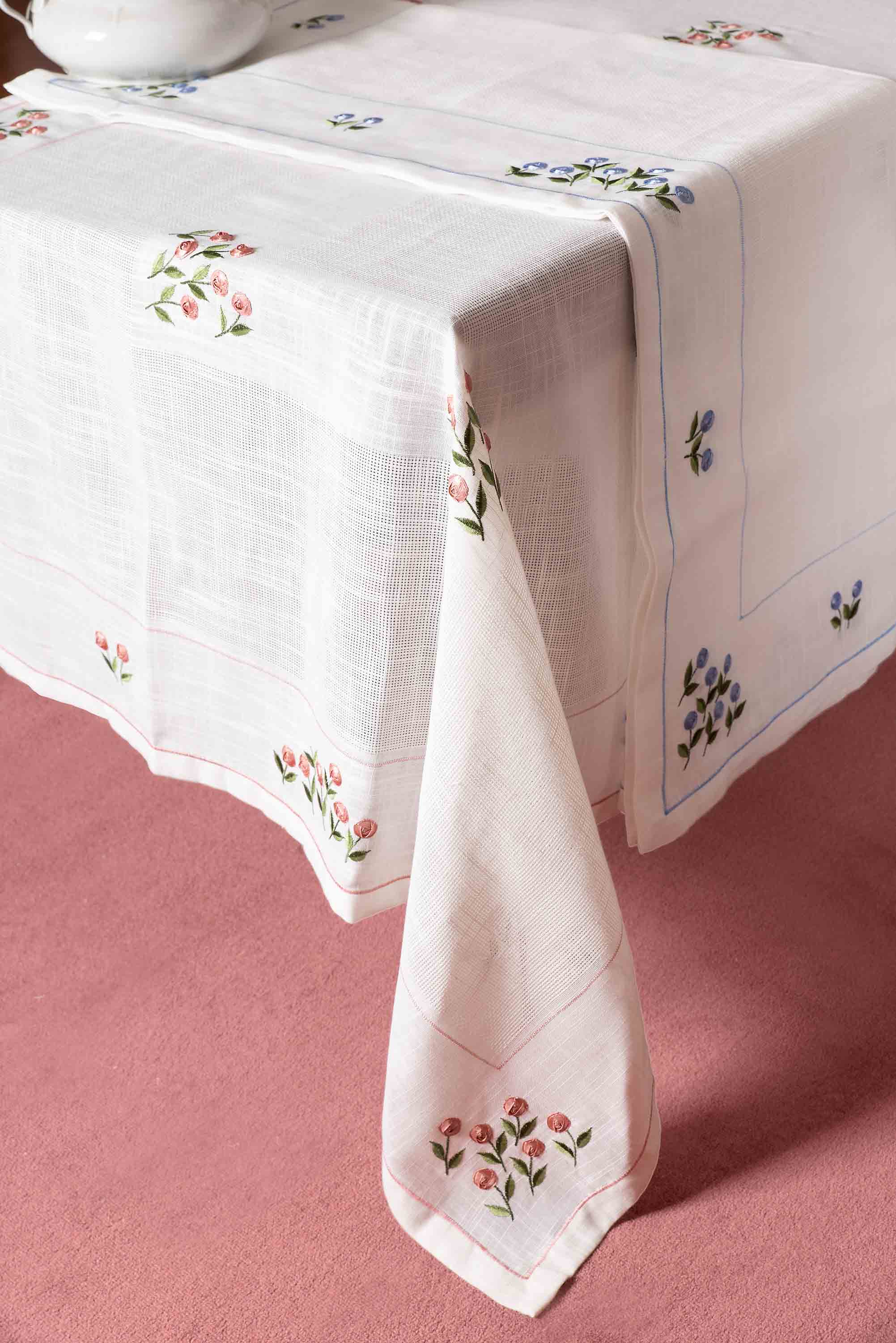 Φωτογραφία προϊόντος: SilkFashion τραπεζομάντηλα (140cm x 180cm) 858 ροζ
