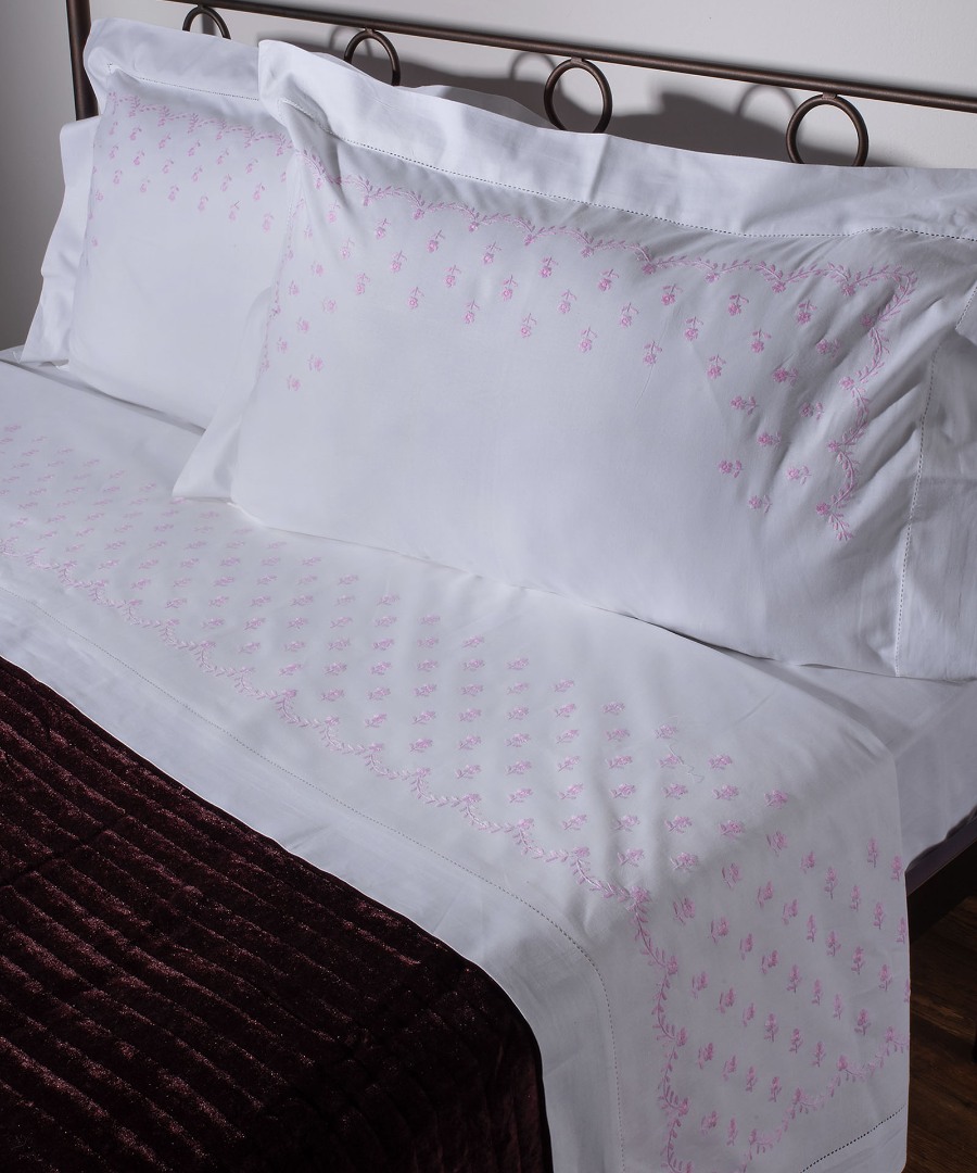 Φωτογραφία προϊόντος: SilkFashion ΧΕΙΡΟΠΟΙΗΤΟ ΣΕΝΤΟΝΙ ΜΕ ΚΕΝΤΗΜΑ 2806B ΤΡΙΩΝ ΤΕΜΑΧΙΩΝ (180CM X 270CM) ΛΕΥΚΟ ΡΟΖ