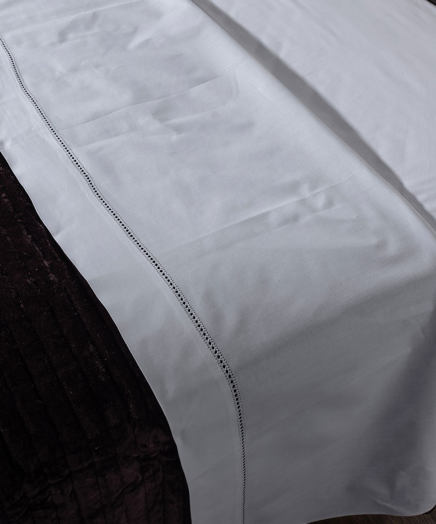 Φωτογραφία προϊόντος: SilkFashion ΧΕΙΡΟΠΟΙΗΤΟ ΣΕΝΤΟΝΙ ΜΕ ΑΖΟΥΡ ΝΧ46 (180CM X 250CM) ΛΕΥΚΟ