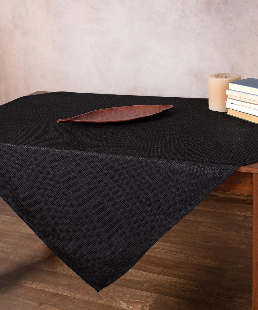 Φωτογραφία προϊόντος: SilkFashion Τραπεζομάντηλο NELLY (150cm x 210cm) μαύρο