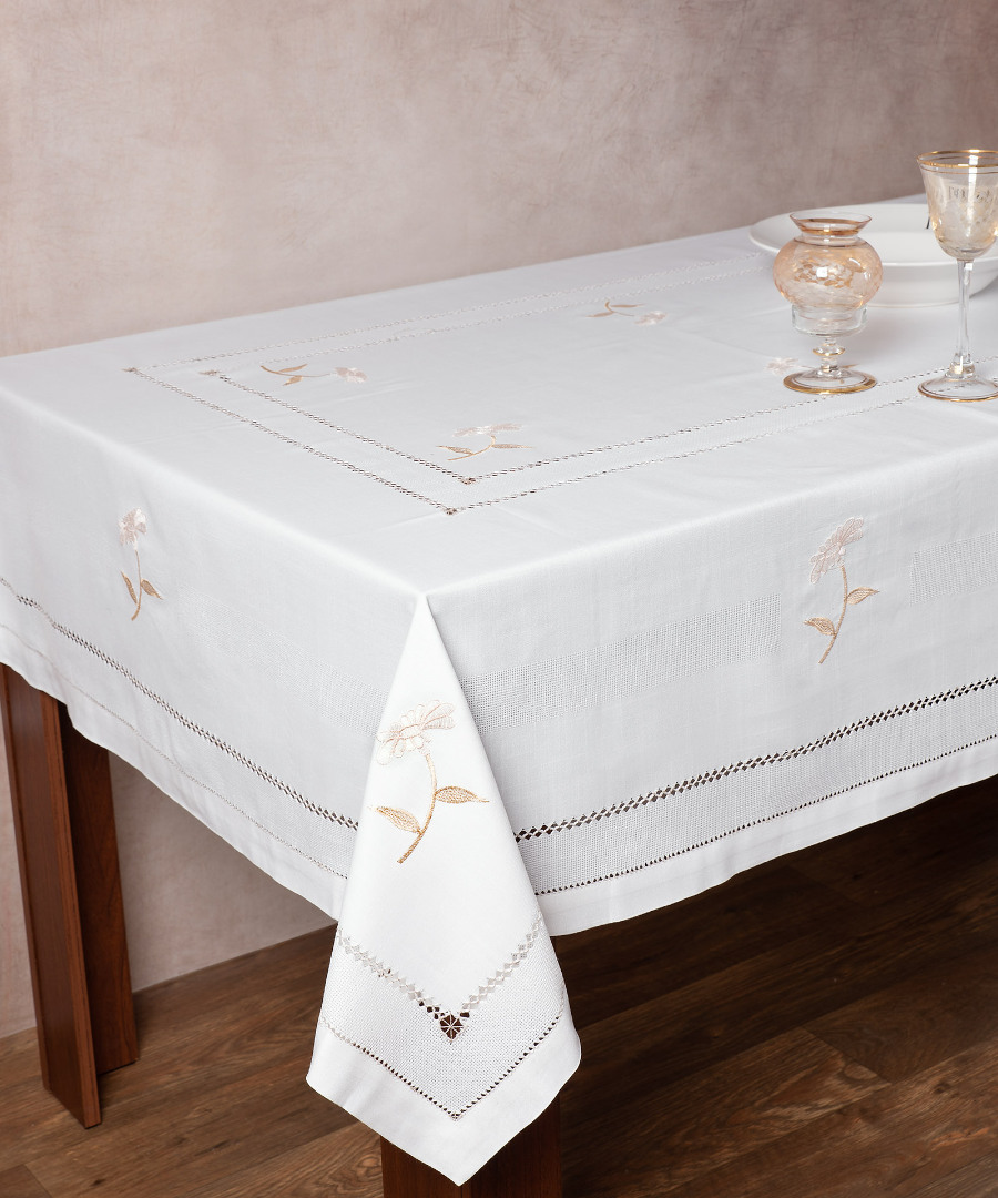 Φωτογραφία προϊόντος: SilkFashion Τραπεζομάντηλα MD0698 (180cm x 230cm) ivory