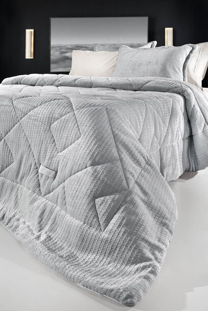 Φωτογραφία προϊόντος: GUY LAROCHE ΚΟΥΒΕΡΤΟΠΑΠΛΩΜΑ INTIMA SILVER 160X220
