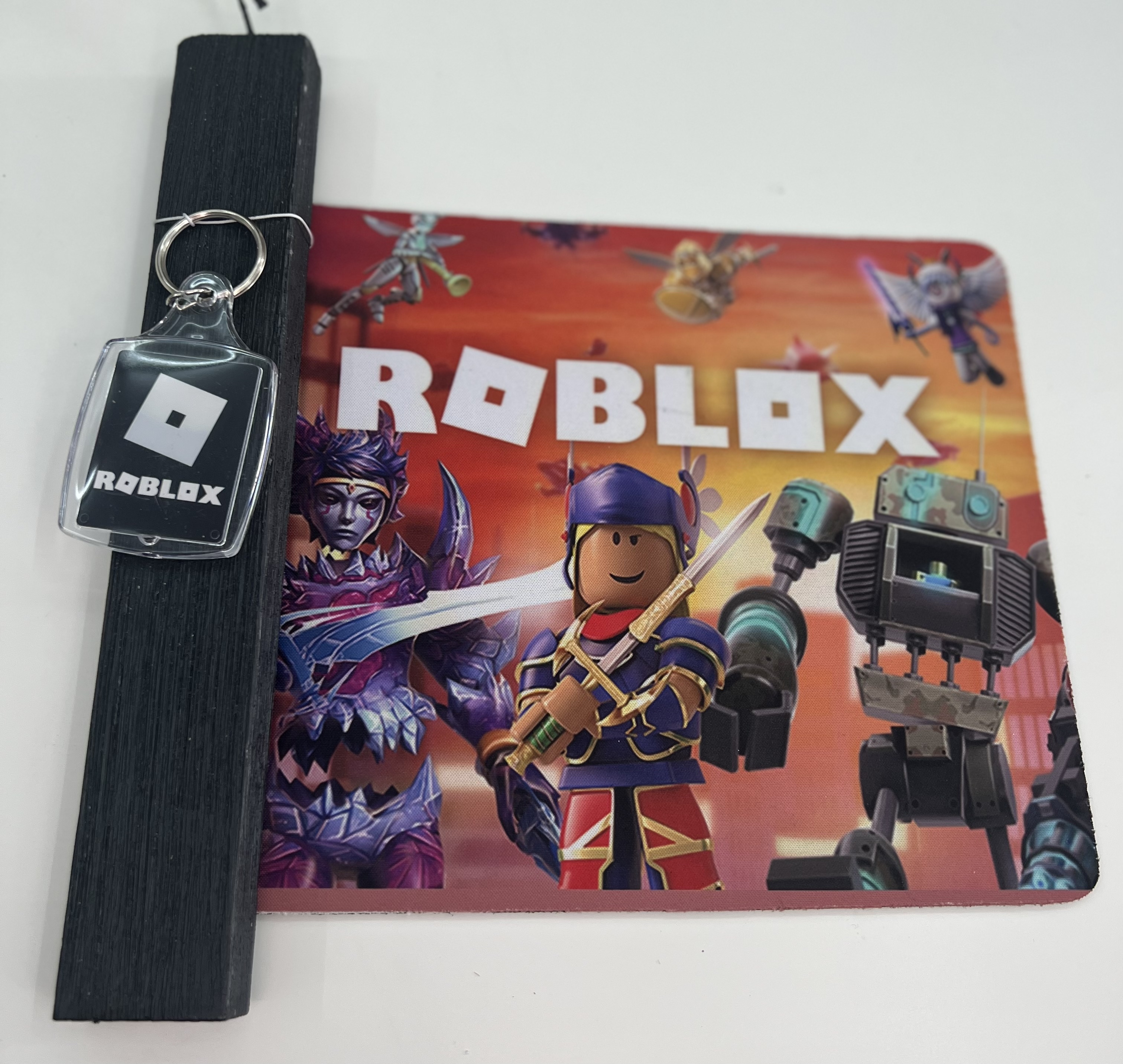 Φωτογραφία προϊόντος: Roblox Λαμπάδα με μπρελόκ και mousepad