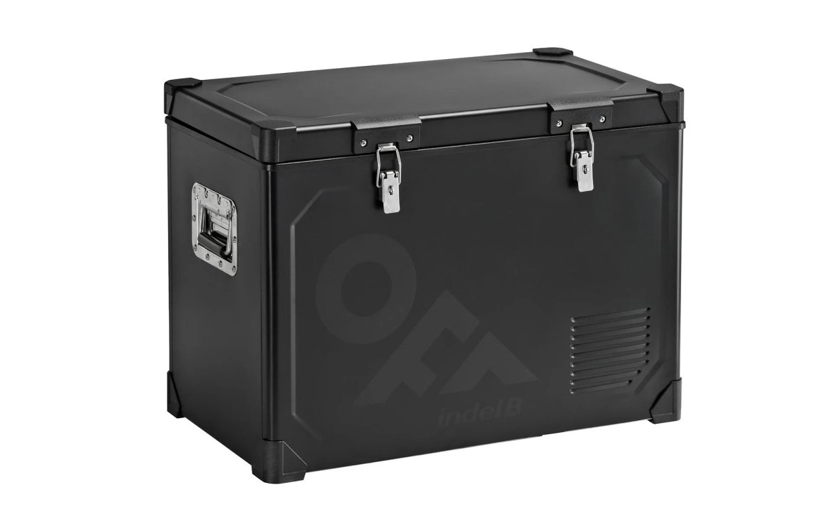 Φωτογραφία προϊόντος: INDEL B ΨΥΓΕΙΟ INDEL B TB46 STEEL BLACK 45L 12/24V 85W – Υ: 488 mm x Π: 682 mm x Μ: 405 mm – 1 ΤΕΜ. LTB046NO300AN/INB