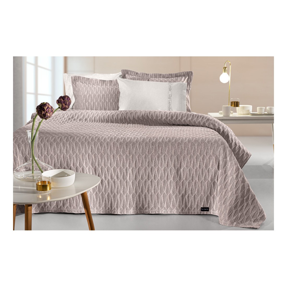 Φωτογραφία προϊόντος: Κουβέρτα Guy Laroche Medici Wenge 245x260