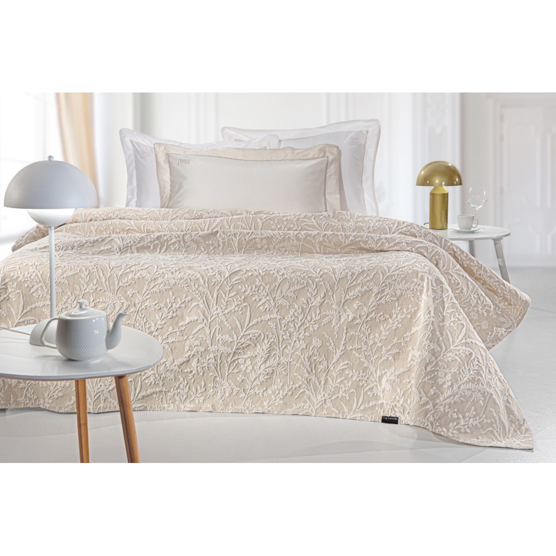 Φωτογραφία προϊόντος: Κουβέρτα King Size Guy Laroche Bouquet Natural 260x250