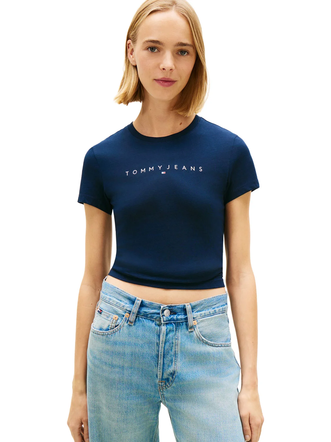 Φωτογραφία προϊόντος: TOMMY HILFIGER TOMMY JEANS LINEAR LOGO SLIM FIT T-SHIRT WOMEN ΛΕΥΚΟ- ΜΠΛΕ (DW0DW18398-0G0)