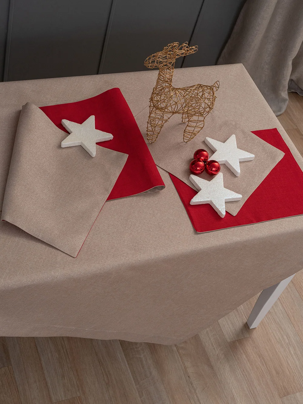 Φωτογραφία προϊόντος: Τραπεζομάντηλο 140x180 Christmas Collection Cd01 Beige Palamaiki