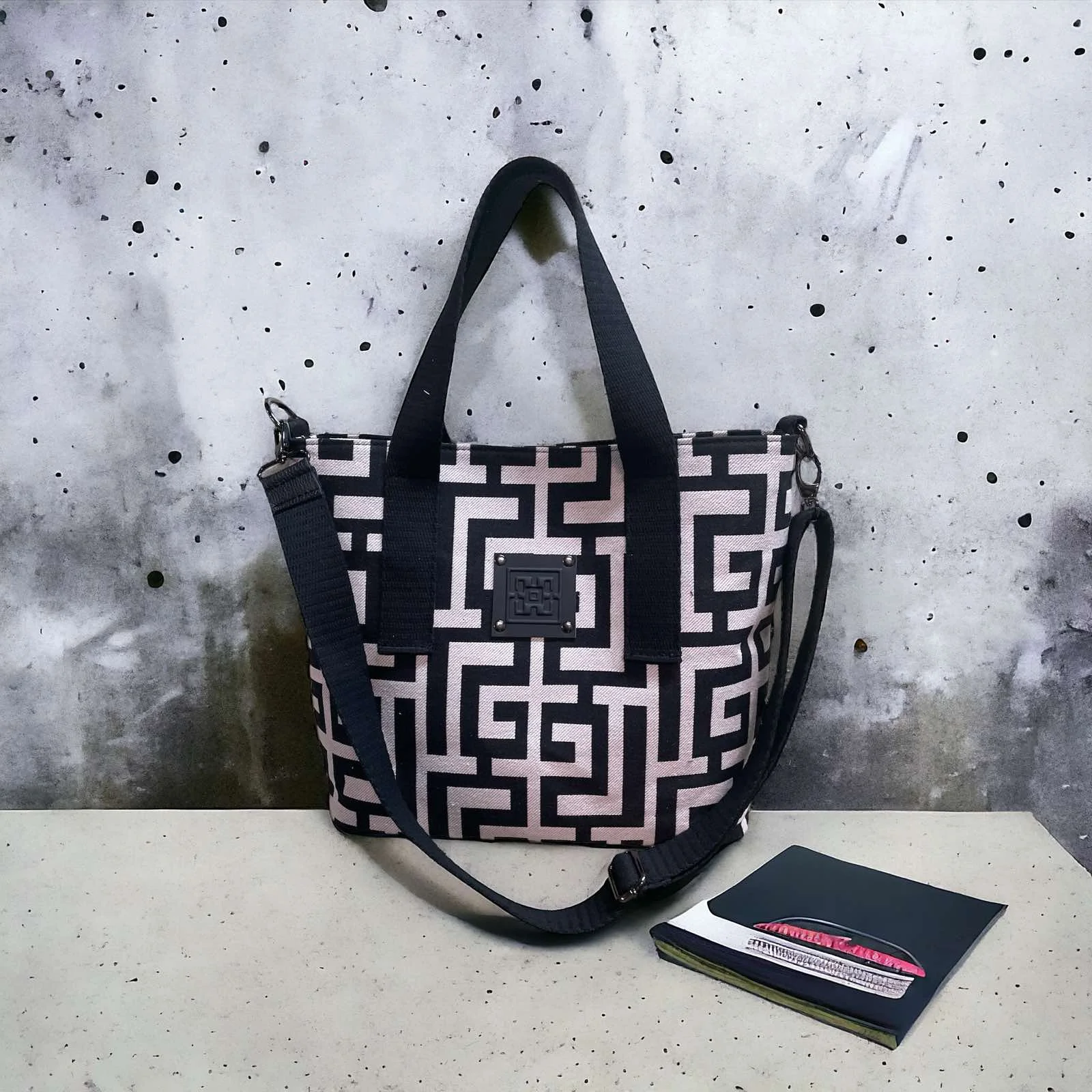 Φωτογραφία προϊόντος: Midneto MD 004 Beige Black Labyrinth Bag