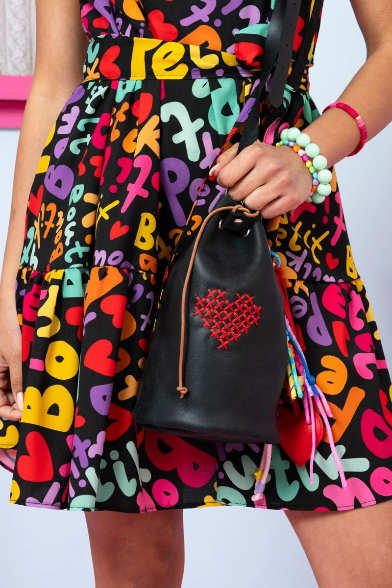Φωτογραφία προϊόντος: Olivia Black Bucket Red Heart Μαύρη Δερμάτινη Τσάντα Πουγκί Petit Boutik X Anakata