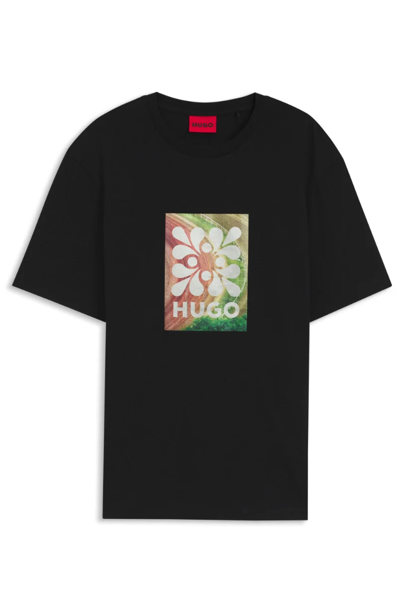 Φωτογραφία προϊόντος: HUGO ΑΝΔΡΙΚΟ T-SHIRT HUGO DAMORU ΚΟΝΤΟΜΑΝΙΚΟ ΜΕ ΤΥΠΩΜΑ ΜΑΥΡΟ