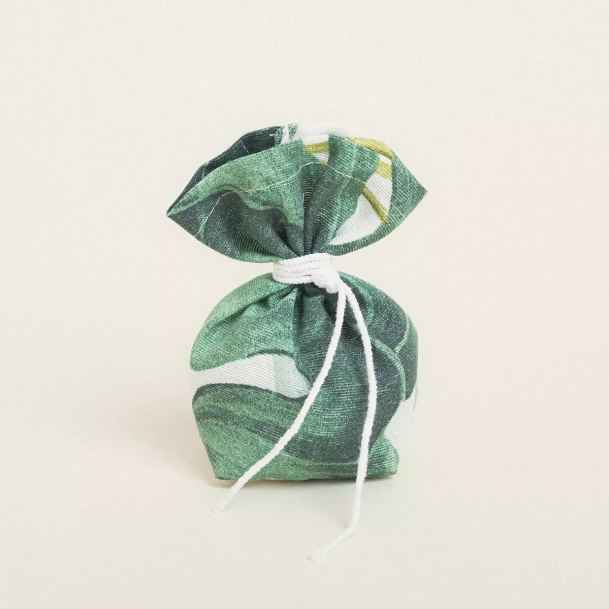 Φωτογραφία προϊόντος: Beauty Home ΠΟΥΓΚΙ ΜΕ ΒΑΣΗ 8 x 12 cm ΤΡΟΠΙΚΑ ΦΥΛΛΑ