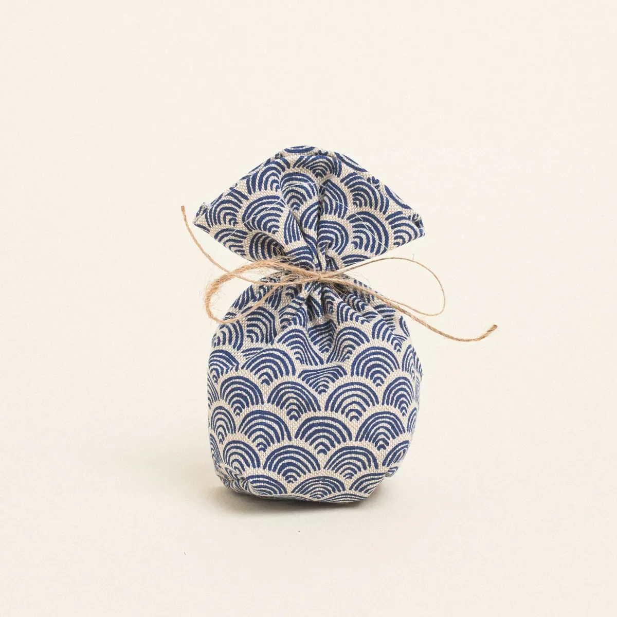 Φωτογραφία προϊόντος: Beauty Home ΠΟΥΓΚΙ ΜΕ ΒΑΣΗ 8 x 12 cm ΜΙΝΙ ΜΠΛΕ ΚΥΜΑΤΑ
