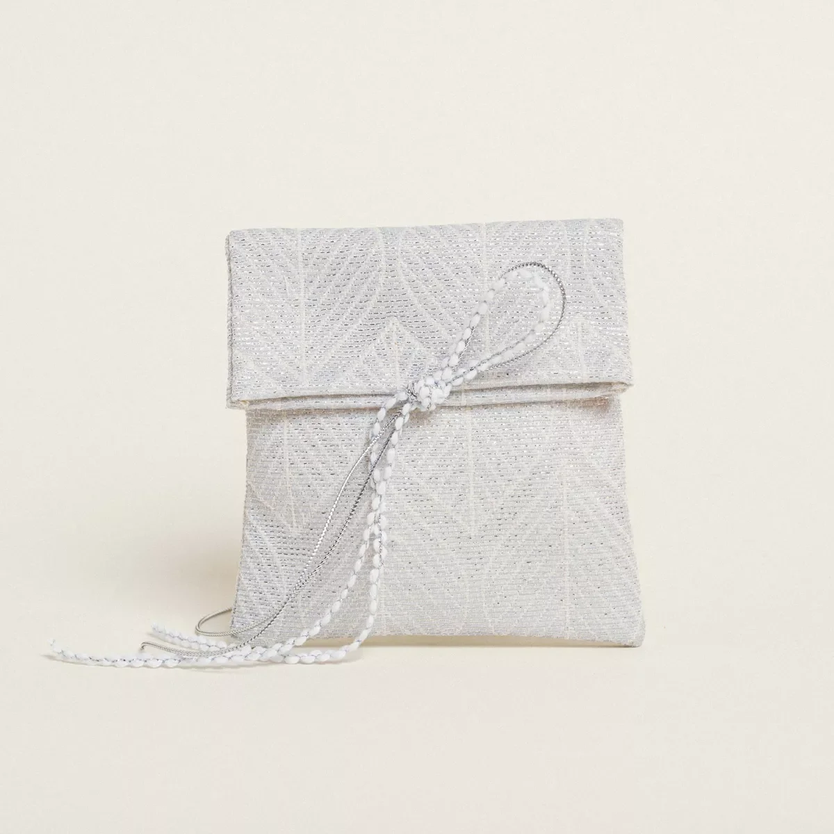 Φωτογραφία προϊόντος: Beauty Home ΠΟΥΓΚΙ 12 x 17 cm ΖΑΚΑΡ ΦΥΛΛΟ ΡΕΤΡΟ LUREX ΑΣΗΜΙ