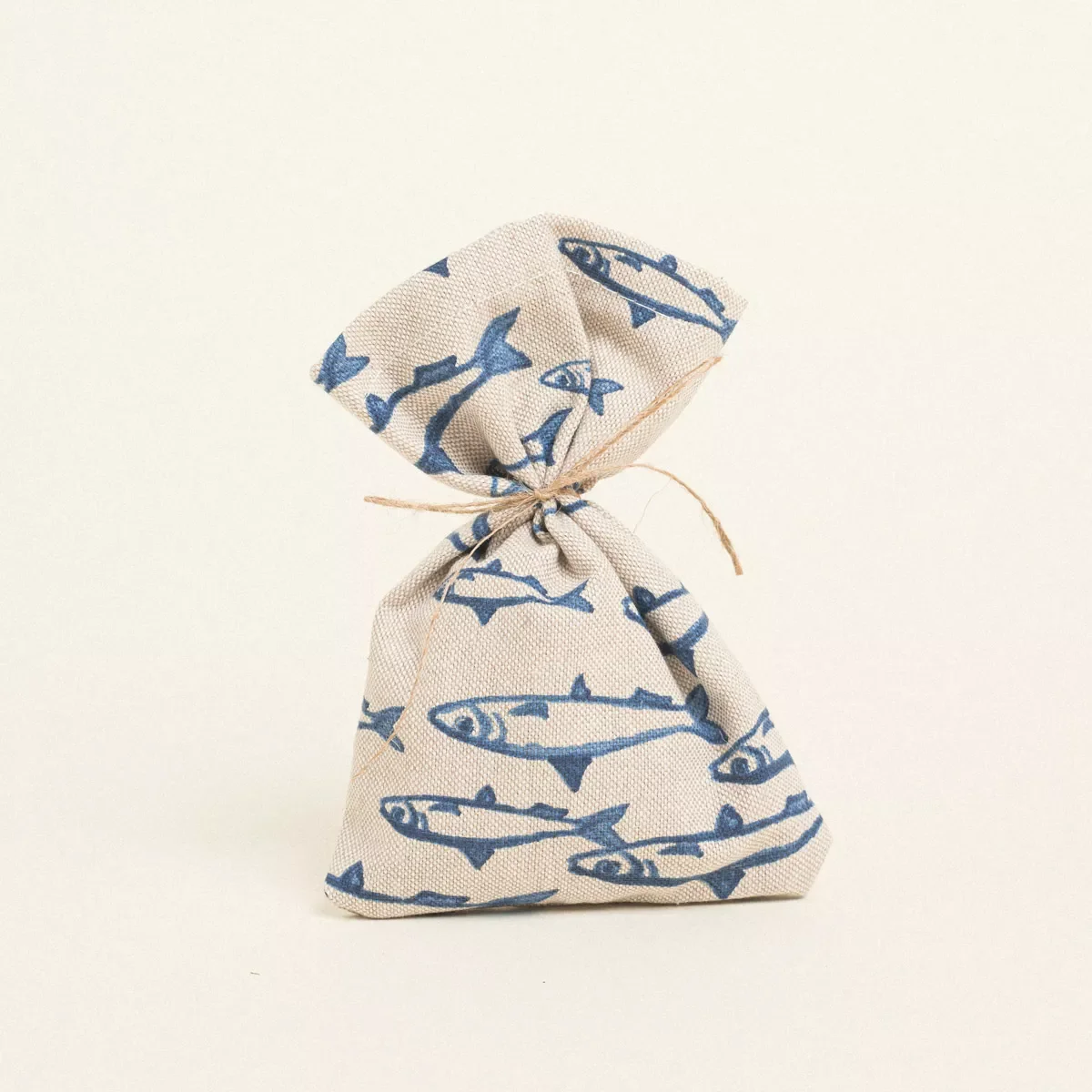Φωτογραφία προϊόντος: Beauty Home ΠΟΥΓΚΙ 12 x 17 cm ΨΑΡΙΑ ΜΕ ΟΨΗ ΖΩΓΡΑΦΙΣΜΕΝΑ ΣΤΟ ΧΕΡΙ