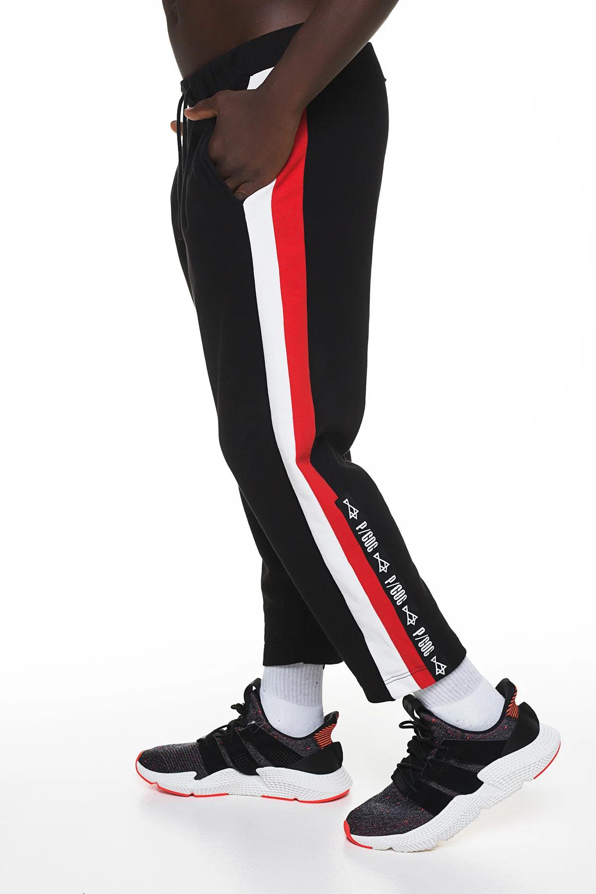 Φωτογραφία προϊόντος: Sporty trousers with side stripe