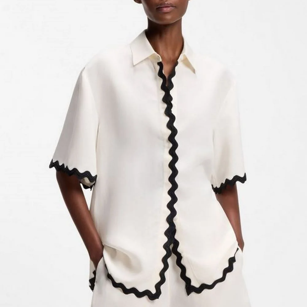 Φωτογραφία προϊόντος: HUGO WOMEN S RELAXED-FIT BLOUSE WITH CONTRAST ZIGZAG TAPE BLACK/WHITE