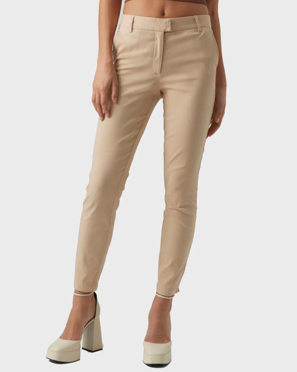 Φωτογραφία προϊόντος: VERO MODA ΓΥΝΑΙΚΕΙΟ SLIM FIT MID WAIST TROUSERS - 10279052 ΜΠΕΖ