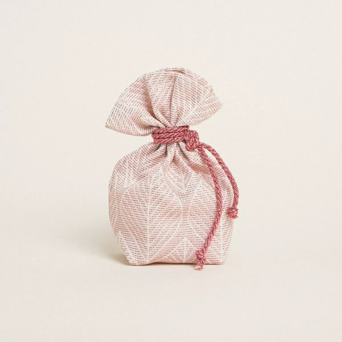 Φωτογραφία προϊόντος: Beauty Home ΠΟΥΓΚΙ ΜΕ ΒΑΣΗ 8 x 12 cm ΖΑΚΑΡ ΦΥΛΛΟ ΡΕΤΡΟ LUREX ΣΑΠΙΟ ΜΗΛΟ